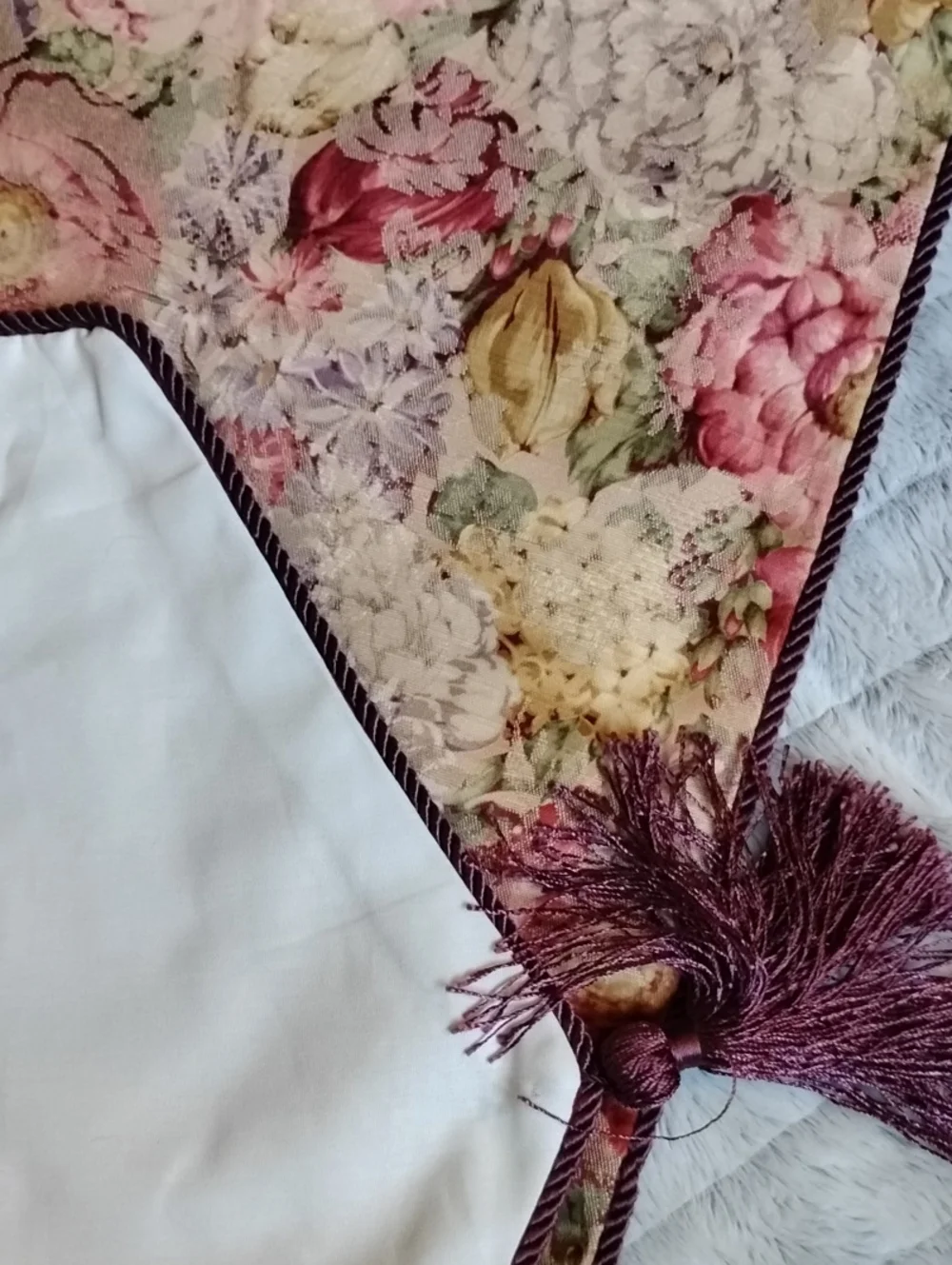 Absolutely Gorgeous! Vintage Floral Tassel Table Runner- Long.